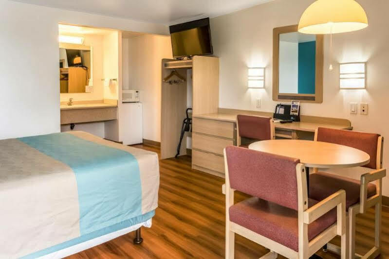 Hotel 6-albany, Ny